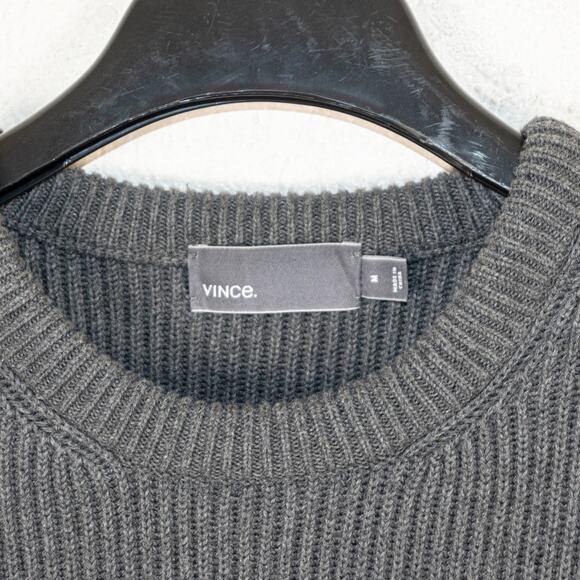 Vince Men's Cotton Ribbed knit Crew Sweater leather shoulder patch M - Picture 3 of 8